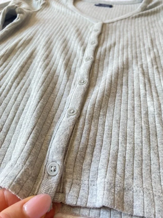 GAP Ribbed V-Neck Button Cardigan in Grey - Picture 5 of 6